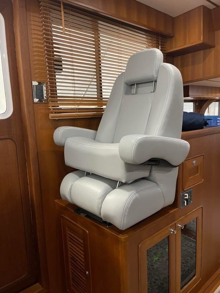 Highback Bolster Seat (S-4B)