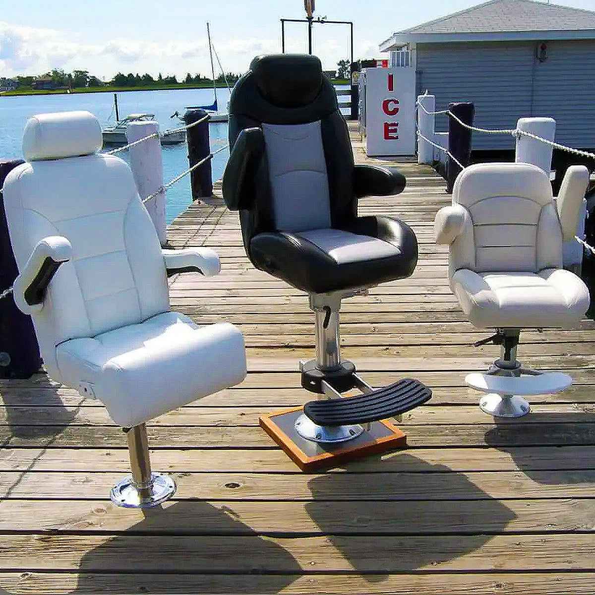 Luxury Highback Helm Seat - upholstery and trim detail