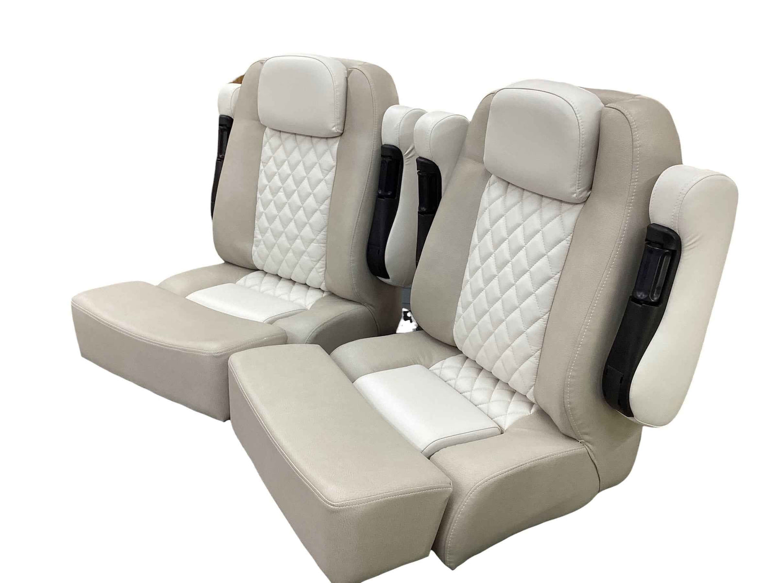 How to Choose the Right Helm Seat for Your Boat - Arrigoni