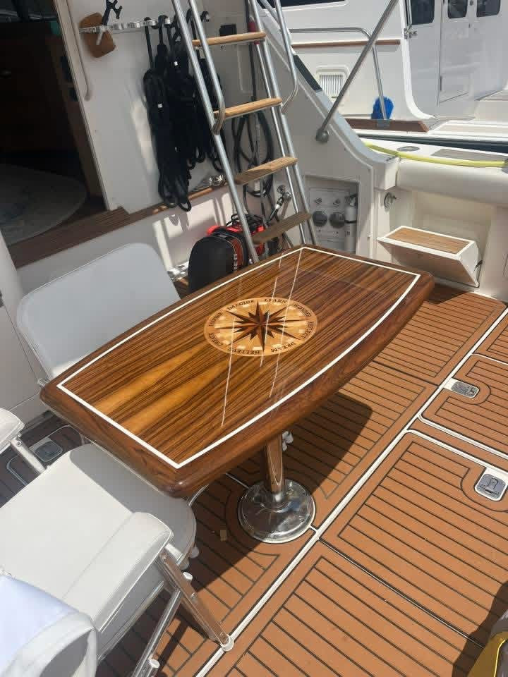Custom Boat Table Guide: Materials, Sizes, and Installation - Arrigoni