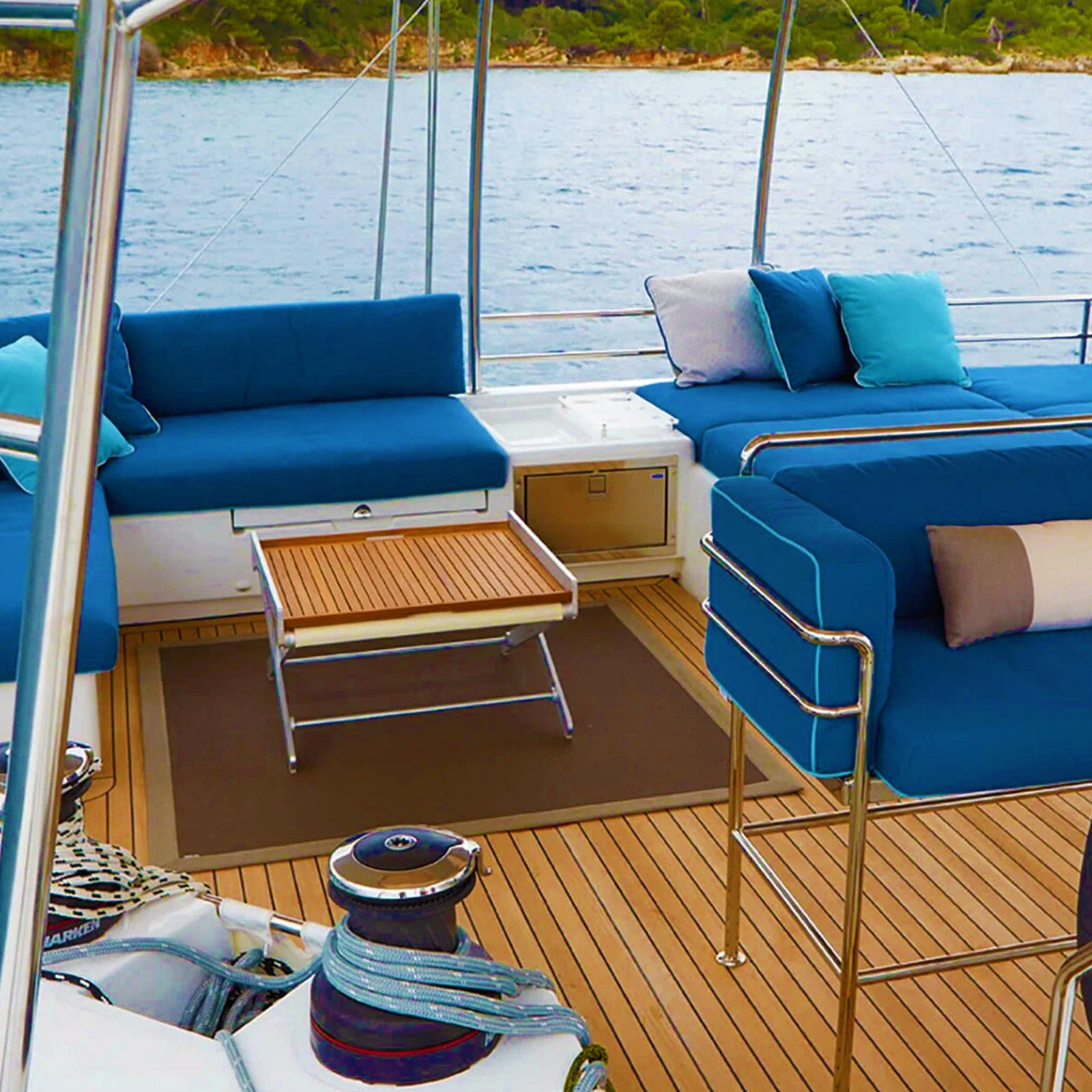 What are the latest trends in custom boat furniture designs and styles?