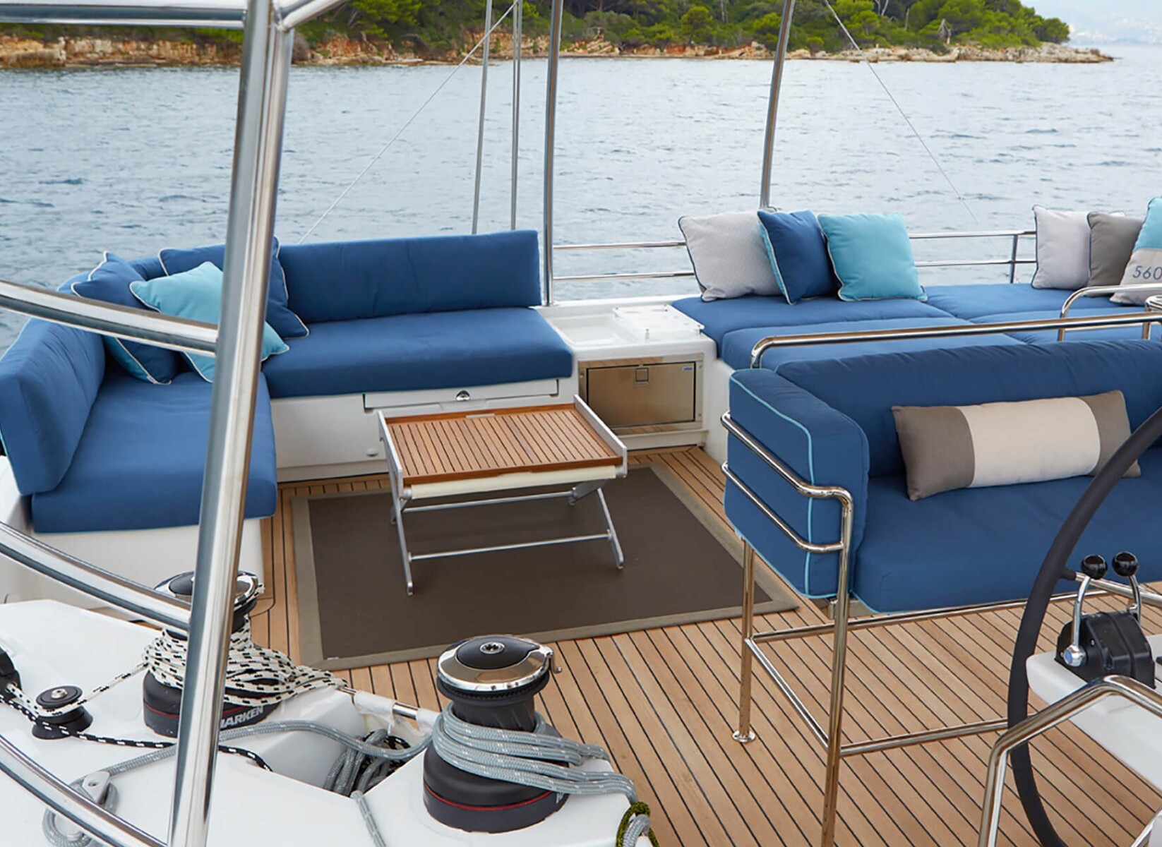 What are the latest trends in custom boat furniture designs and styles